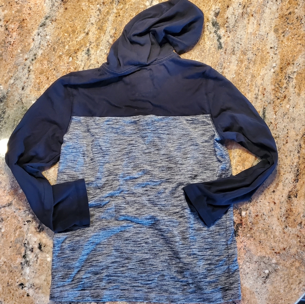 Urban Pipeline lightweight hoodie long-sleeved t-shirt Boy's size Medium - Picture 3 of 3